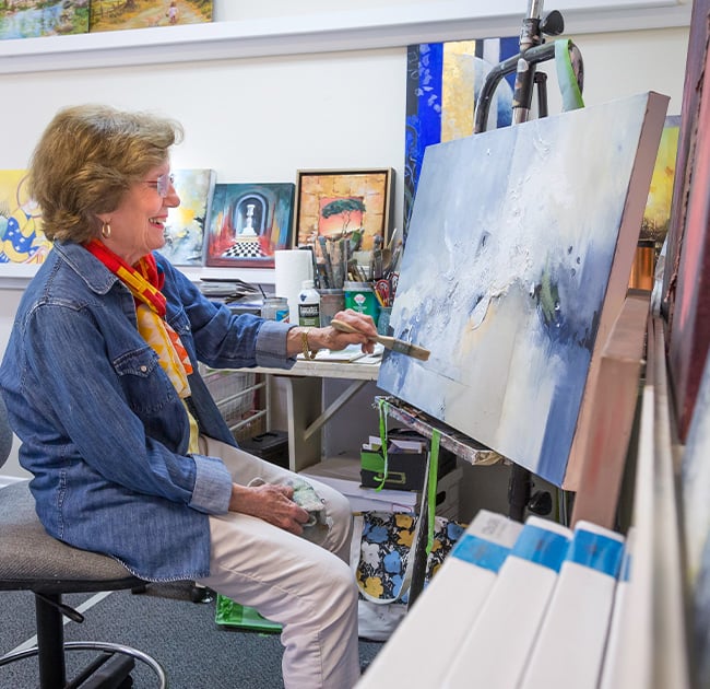 women painting